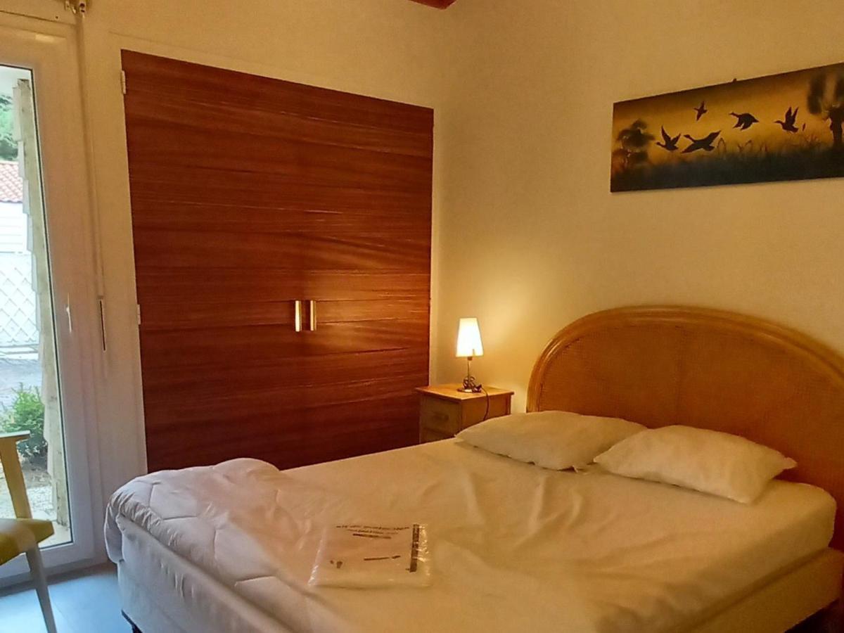 Charmant Pavillon A Saint-Jean-De-Monts: 2 Chambres, Proche Plage, Foret Et Commerces, Jardin Clos - Fr-1-323-259 Buitenkant foto